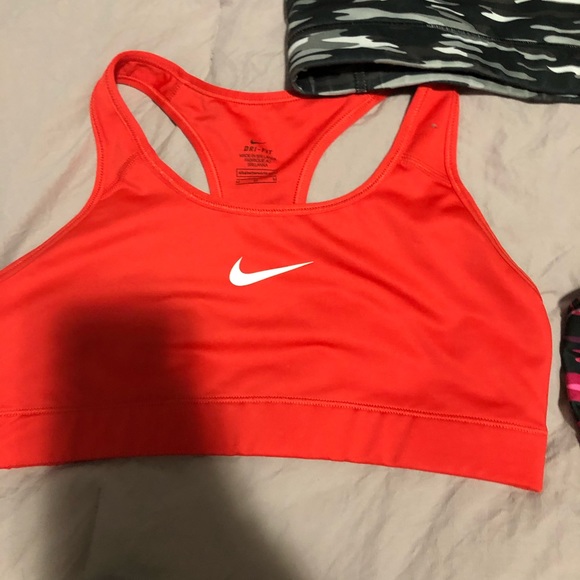 Nike Sports Bra Bundle - Picture 6 of 6